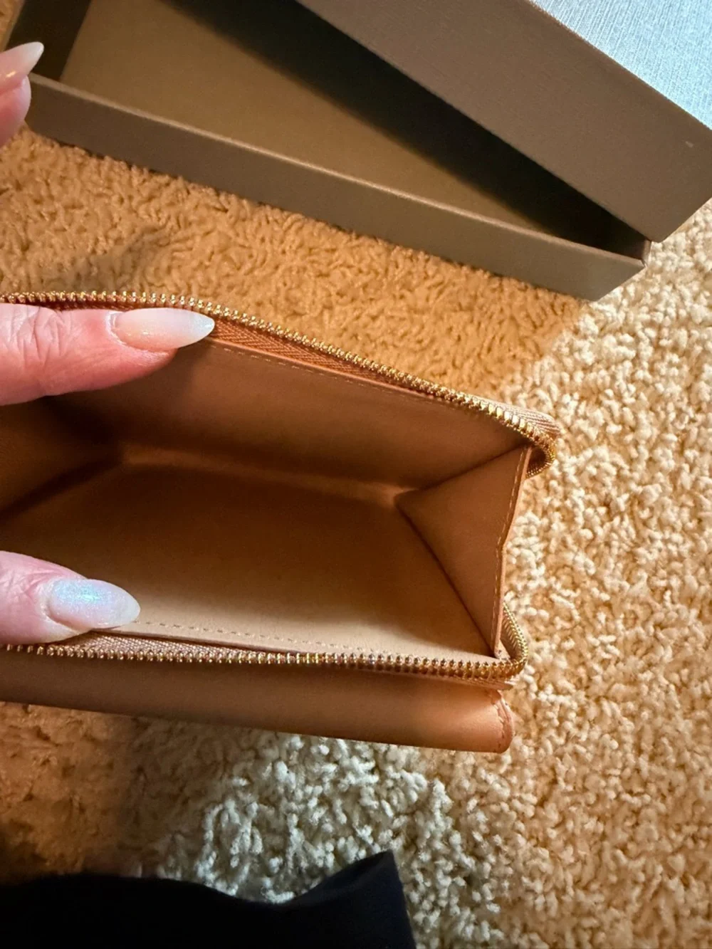 Balenciaga Beige Leather Envelope Wallet - Picture 2 of 4